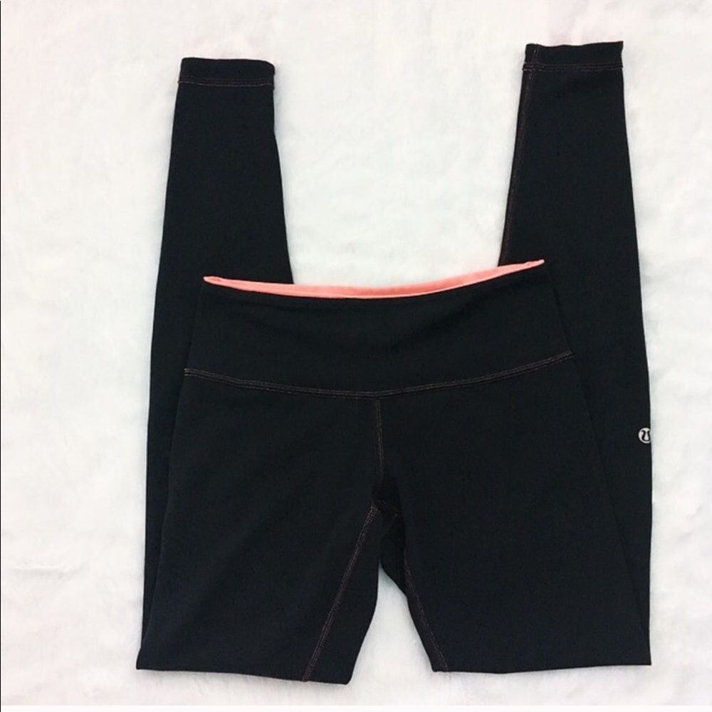 Reversible black/coral Lululemon Wonder Under